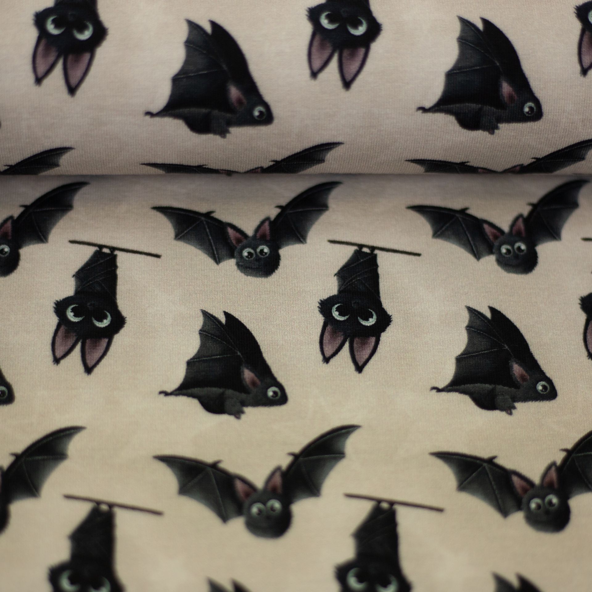 Jersey Bruce & Friends Fledermäuse Beige by Mrs. Mint Design – Bild 2